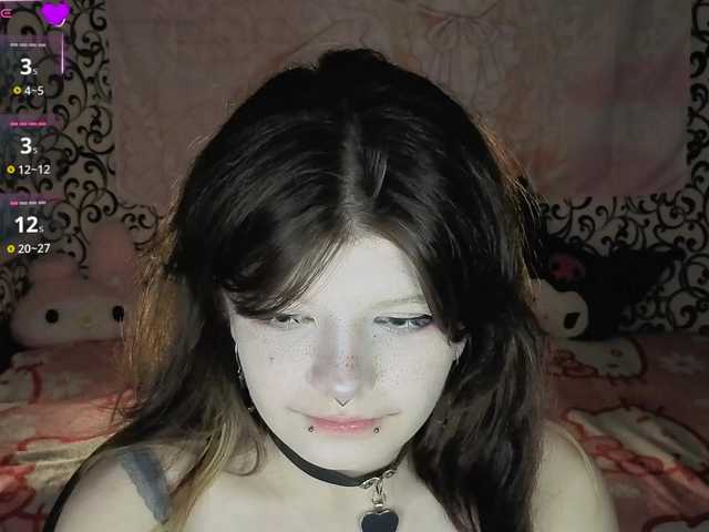 FrirenLovv live cam on BongaCams