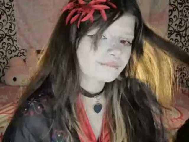 FrirenLovv live cam on BongaCams