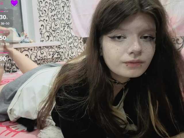 FrirenLovv live cam on BongaCams