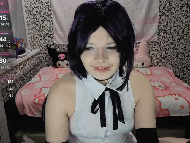 FrirenLovv live cam on BongaCams