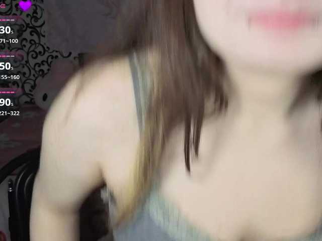 FrirenLovv live cam on BongaCams