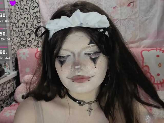 FrirenLovv live cam on BongaCams
