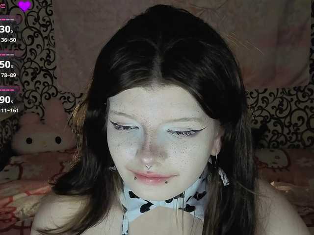 FrirenLovv live cam on BongaCams