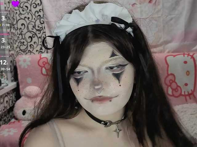 FrirenLovv live cam on BongaCams