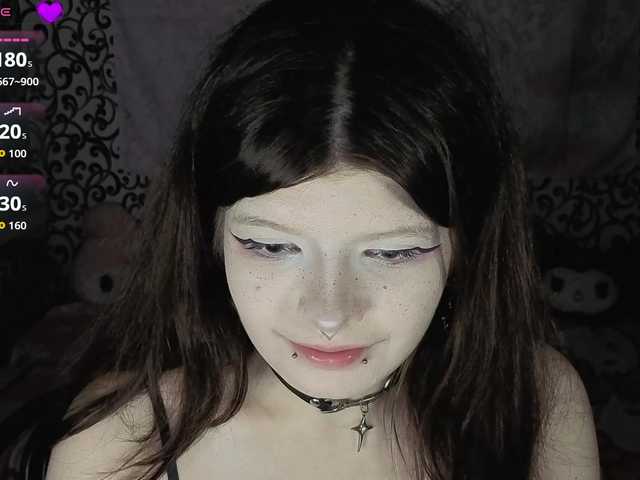 FrirenLovv live cam on BongaCams