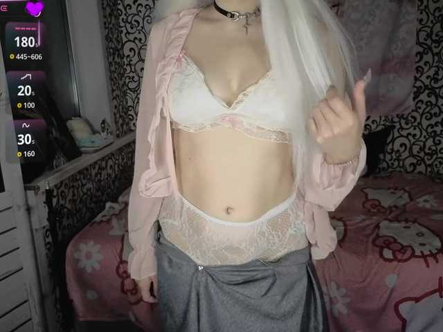 FrirenLovv live cam on BongaCams