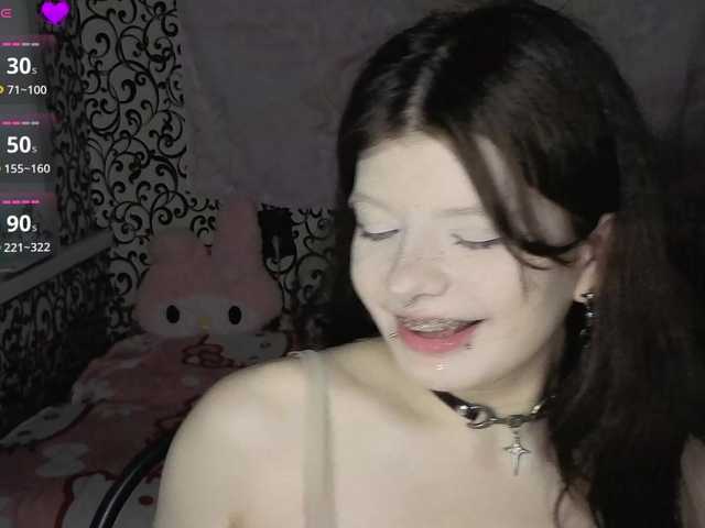 FrirenLovv live cam on BongaCams