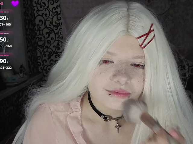 FrirenLovv live cam on BongaCams