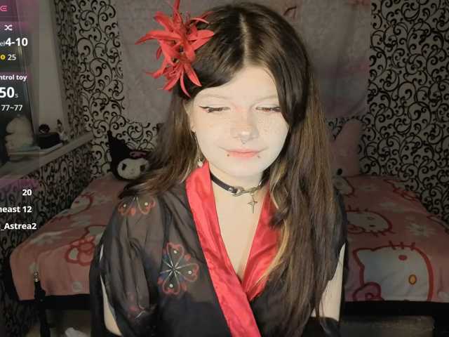 FrirenLovv live cam on BongaCams