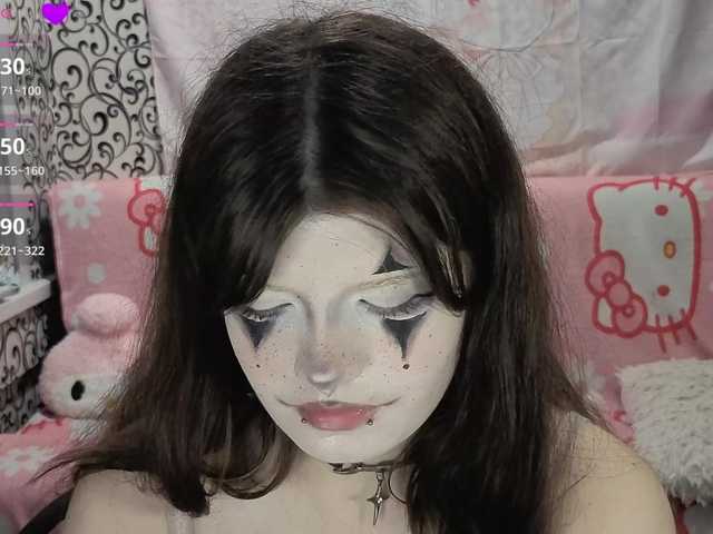 FrirenLovv live cam on BongaCams