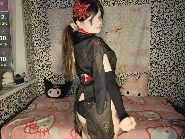 FrirenLovv live cam on BongaCams