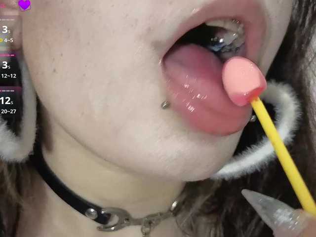 FrirenLovv live cam on BongaCams