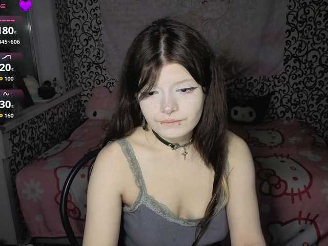 FrirenLovv live cam on BongaCams