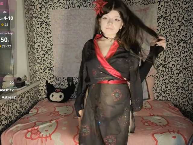 FrirenLovv live cam on BongaCams
