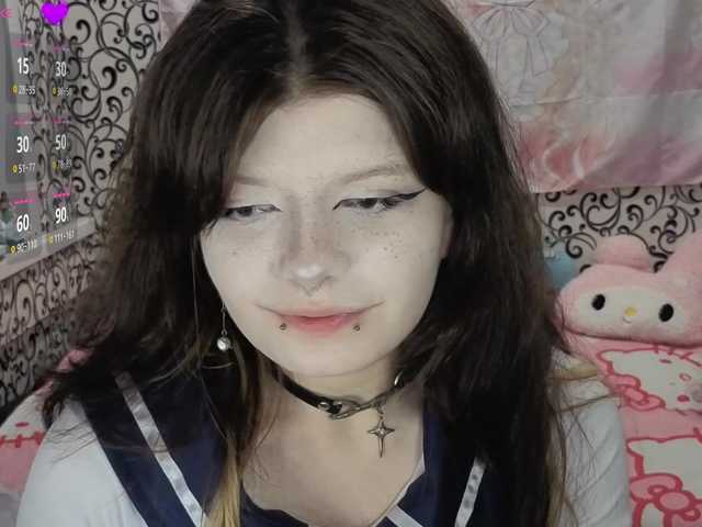 FrirenLovv live cam on BongaCams