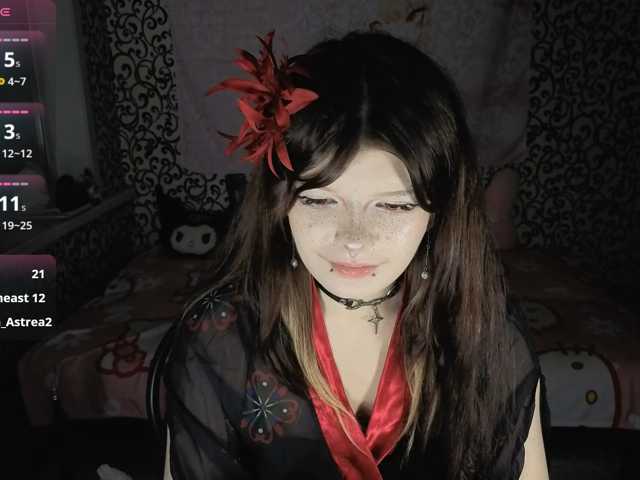 FrirenLovv live cam on BongaCams