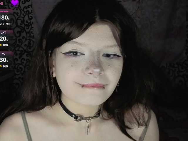 FrirenLovv live cam on BongaCams