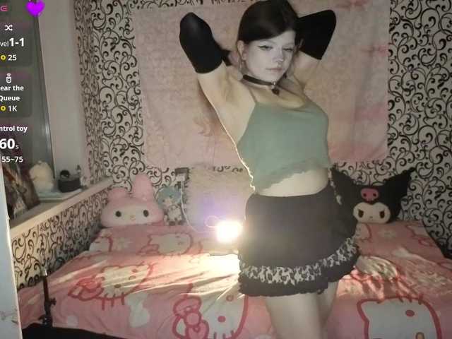 FrirenLovv live cam on BongaCams