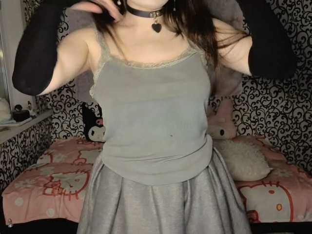 FrirenLovv live cam on BongaCams