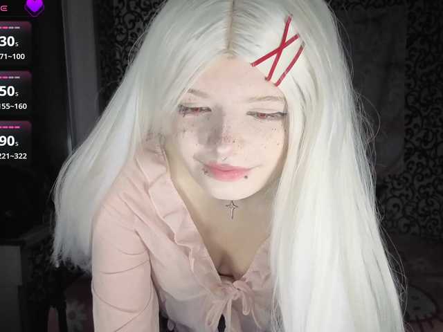 FrirenLovv live cam on BongaCams