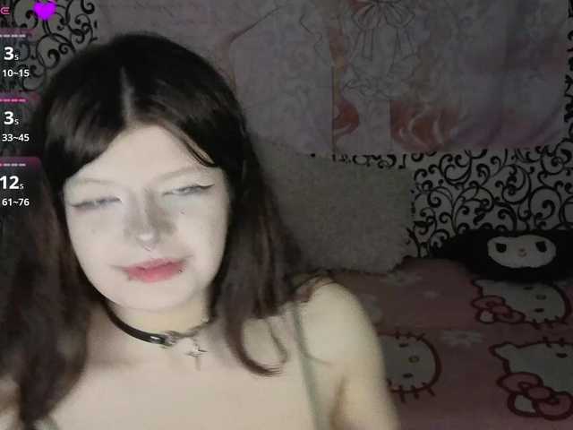 FrirenLovv live cam on BongaCams