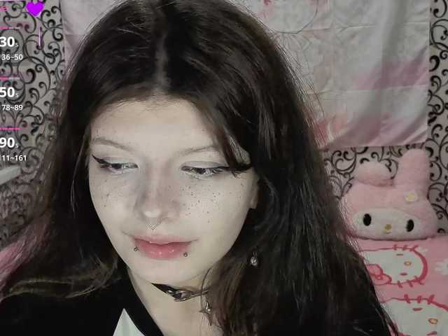 FrirenLovv live cam on BongaCams