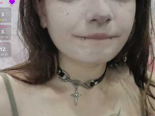 FrirenLovv live cam on BongaCams