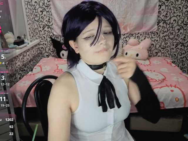FrirenLovv live cam on BongaCams
