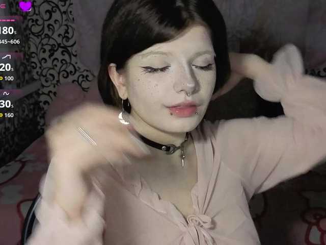 FrirenLovv live cam on BongaCams