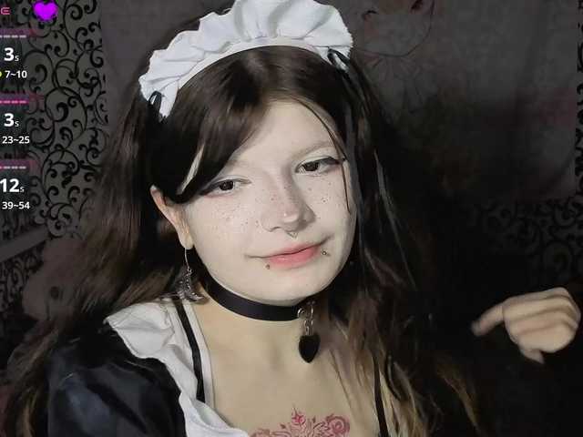 FrirenLovv live cam on BongaCams