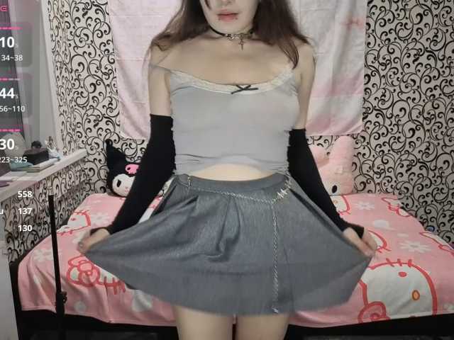 FrirenLovv live cam on BongaCams