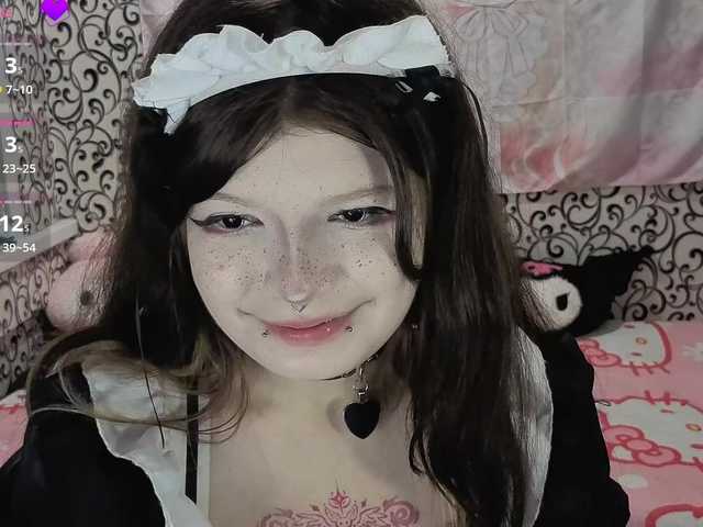 FrirenLovv live cam on BongaCams