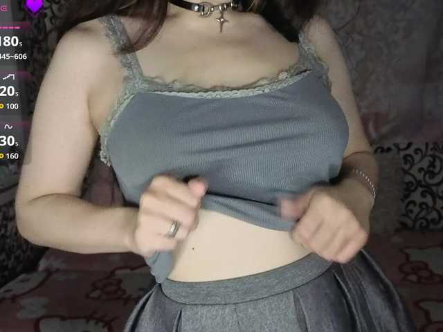 FrirenLovv live cam on BongaCams