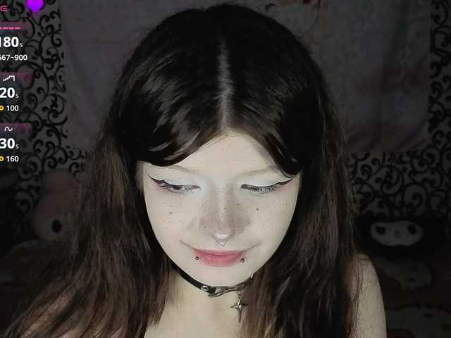 FrirenLovv live cam on BongaCams