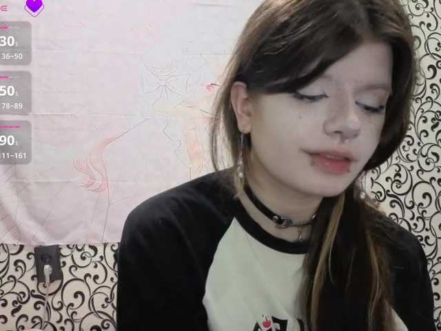 FrirenLovv live cam on BongaCams