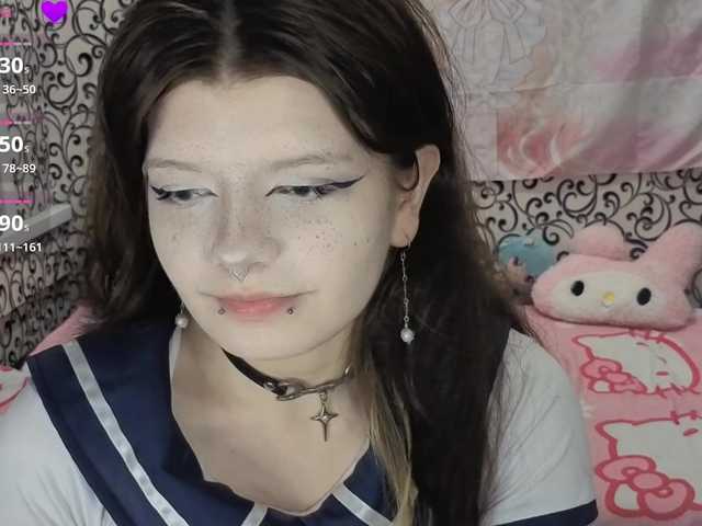 FrirenLovv live cam on BongaCams