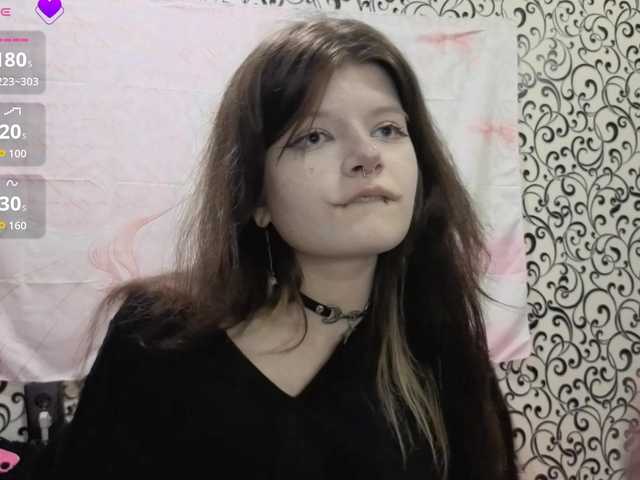 FrirenLovv live cam on BongaCams