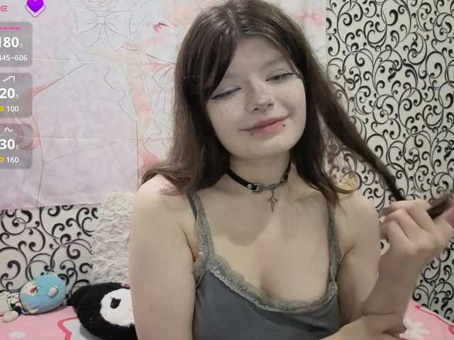 FrirenLovv live cam on BongaCams
