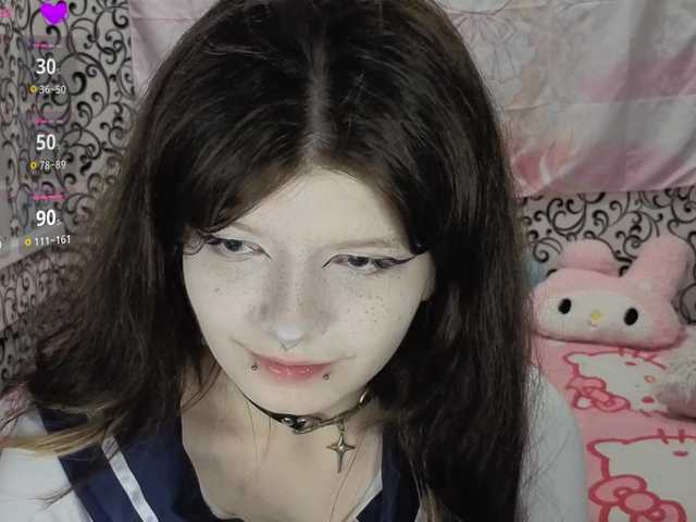 FrirenLovv live cam on BongaCams
