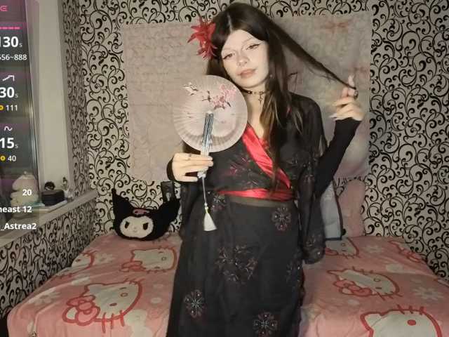 FrirenLovv live cam on BongaCams