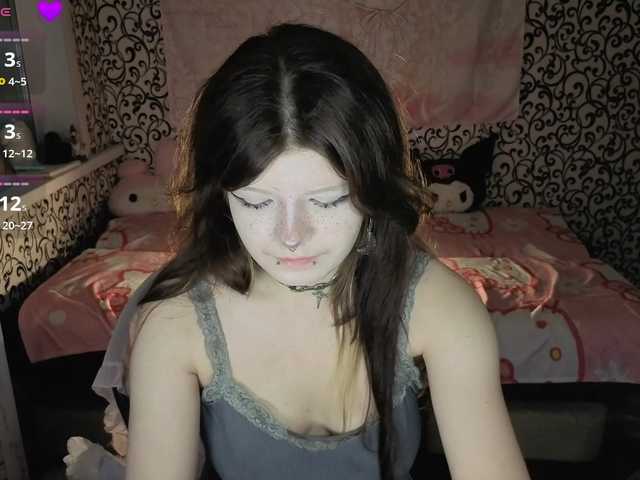 FrirenLovv live cam preview