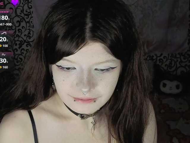 FrirenLovv live cam on BongaCams