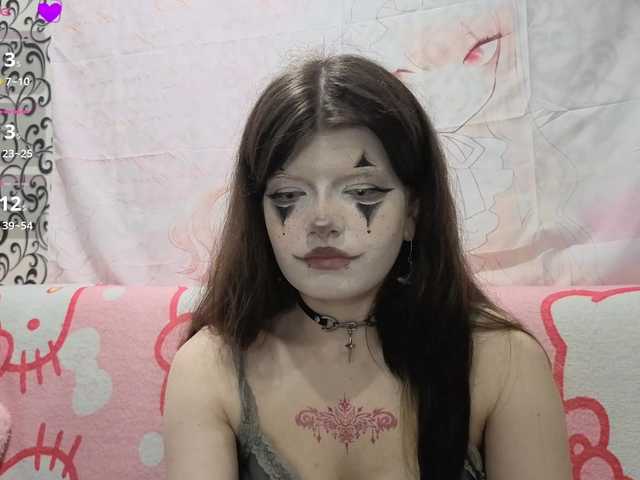 FrirenLovv live cam on BongaCams