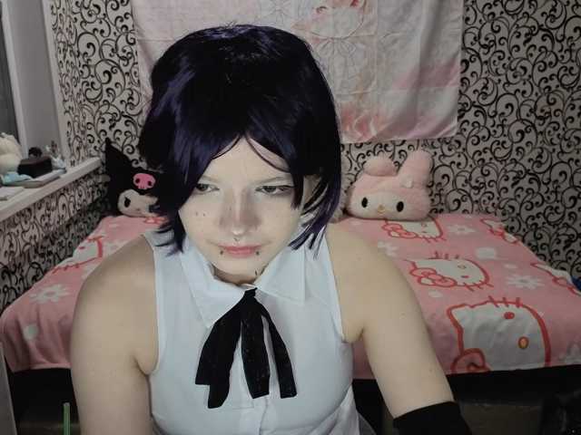 FrirenLovv live cam on BongaCams