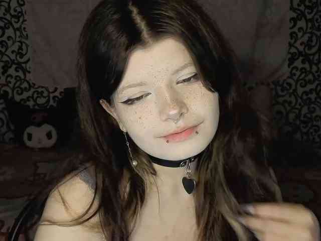 FrirenLovv webcam