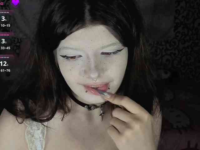 FrirenLovv webcam