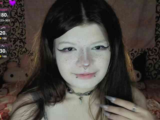 FrirenLovv webcam