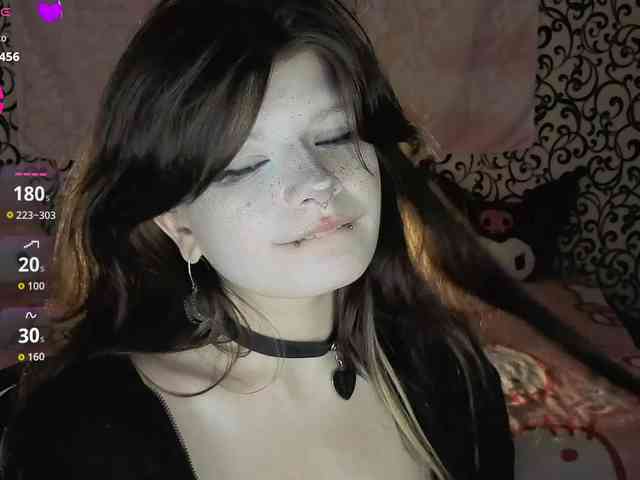 FrirenLovv webcam