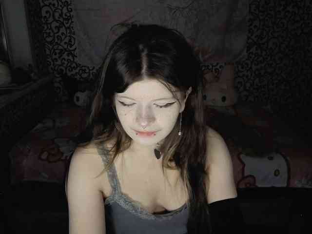 FrirenLovv webcam