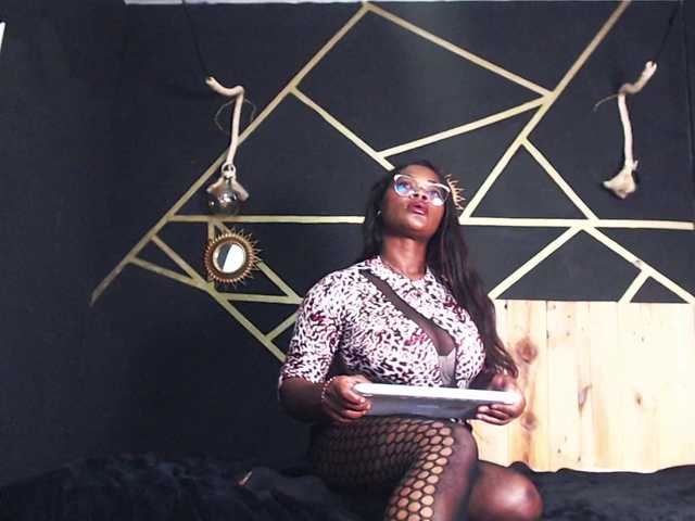 Sahara-Fox live cam on BongaCams